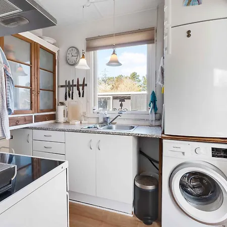 Bright Close To The Sea * Yderby