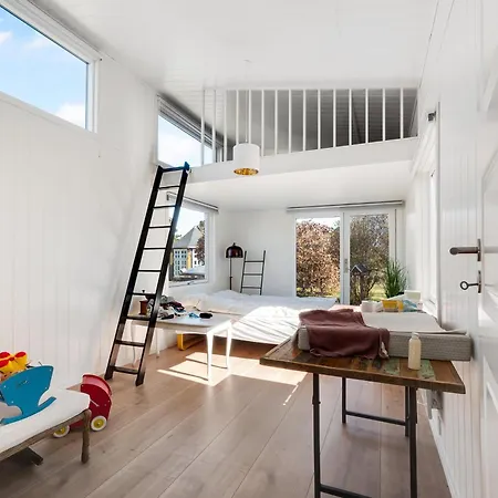 Bright Close To The Sea Semesterbostad Yderby