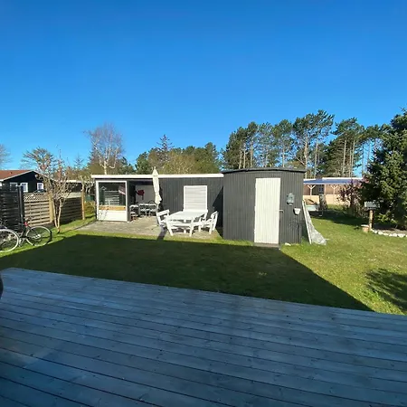 Semesterbostad Bright Close To The Sea